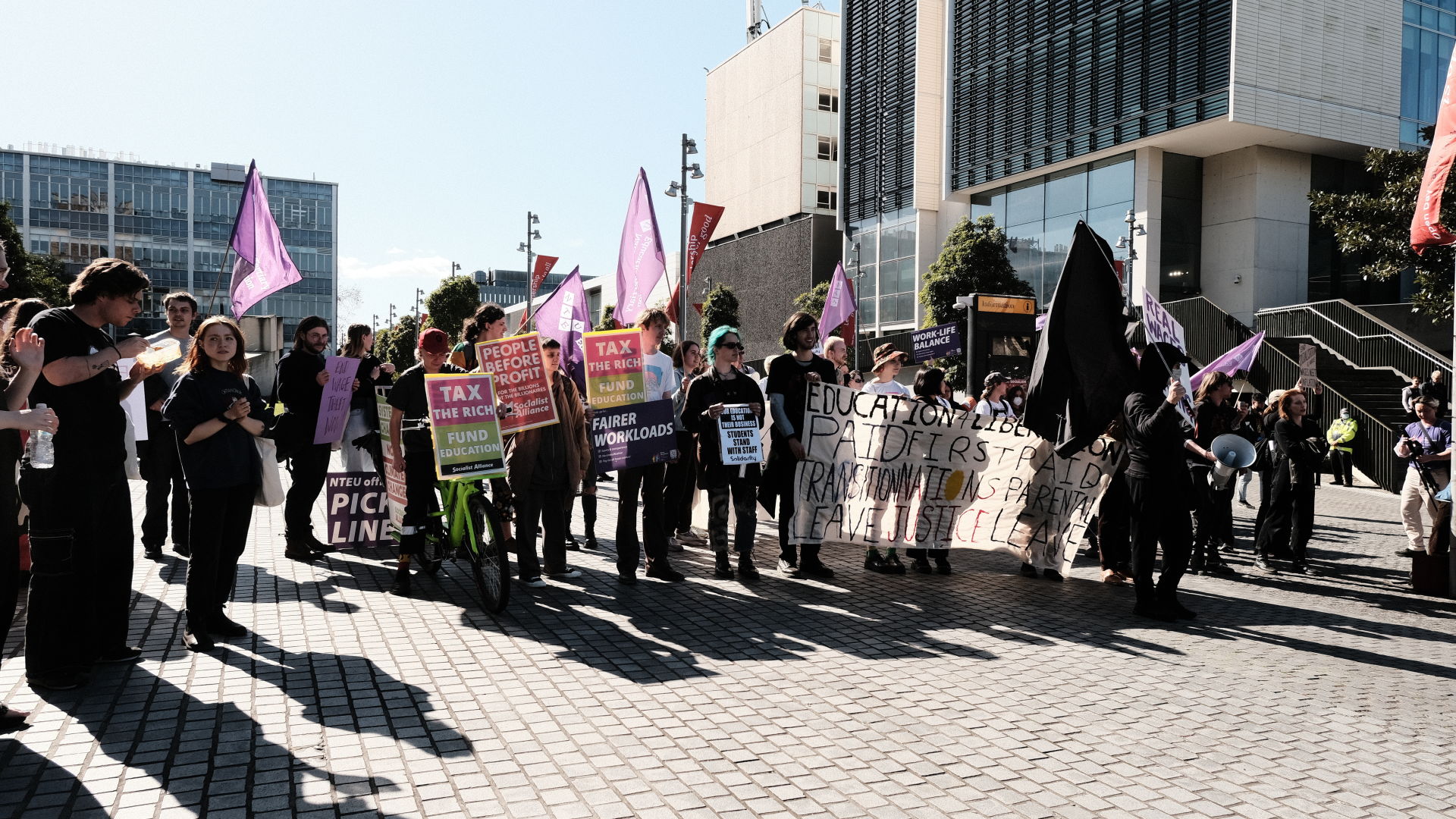  Never Cross a Picket Line: USyd Staff & Students Take Action Against Management for Fourth Time This Year